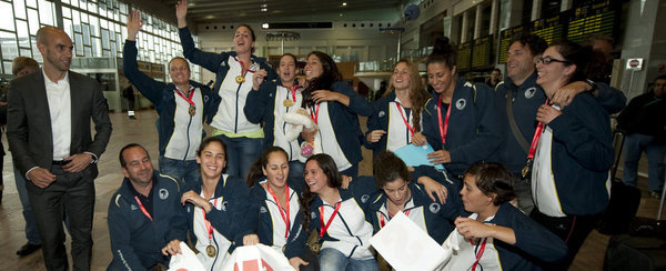 Llegada-del-equipo-de-femenino_54371627322_54115221155_600_244.jpg