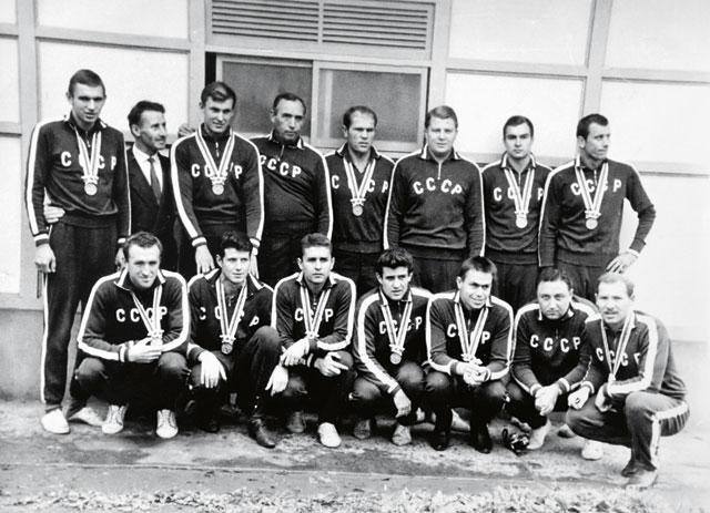 Sbornaya-SSSR-po-vodnomu-polo-1964.jpg